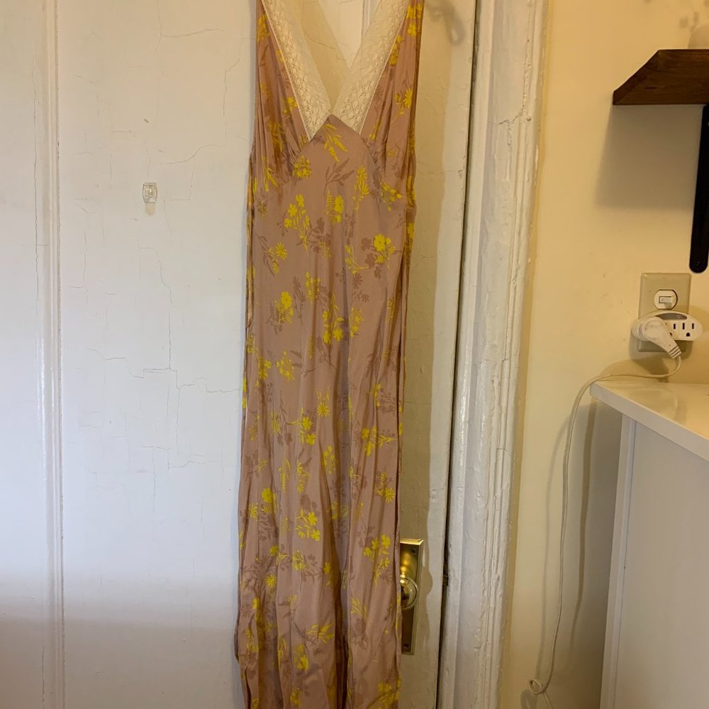 ASTR Floral Midi Dress